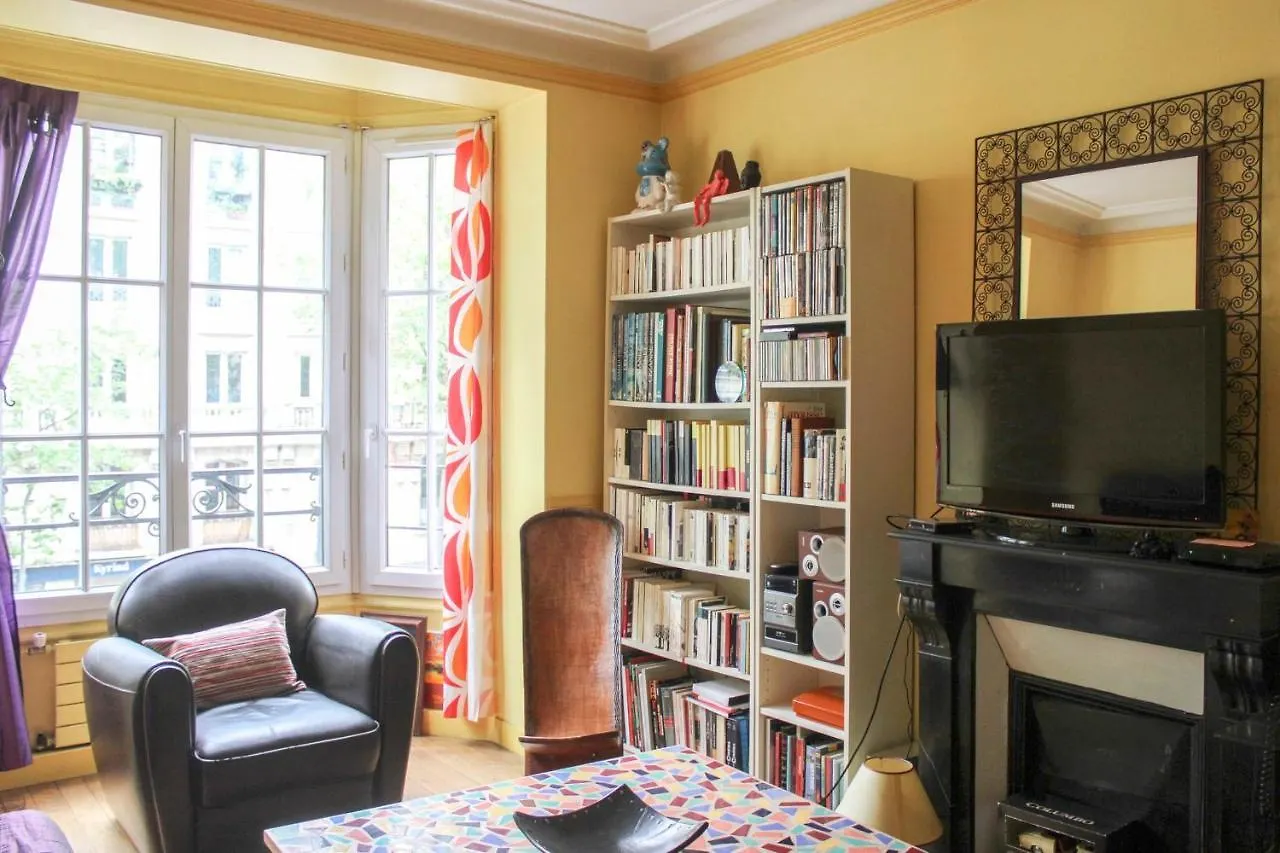 Cozy Love Nest Near Stade De France Paris